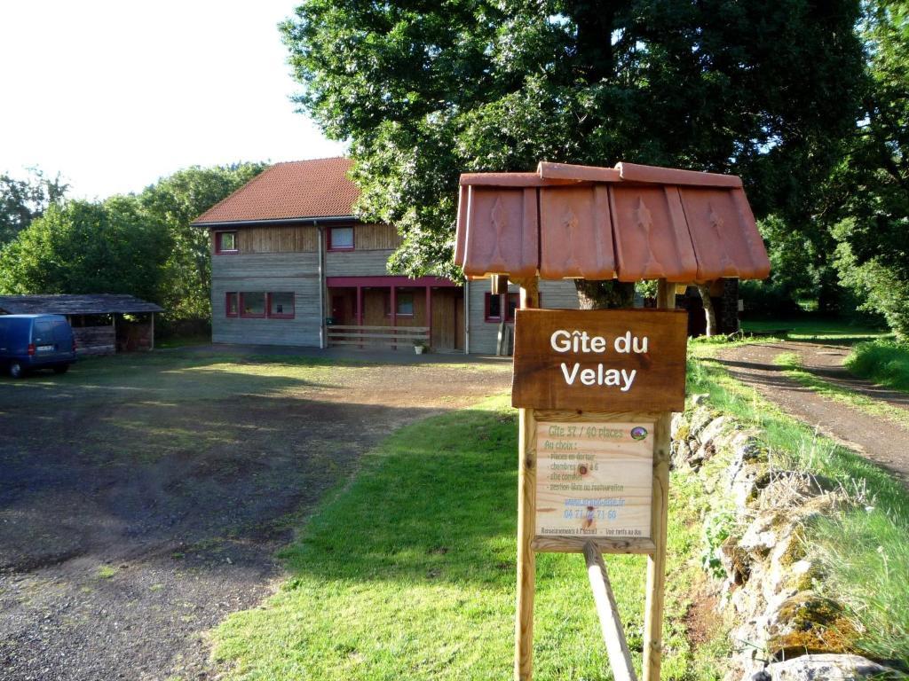 Le Gite Du Velay Bains Екстер'єр фото
