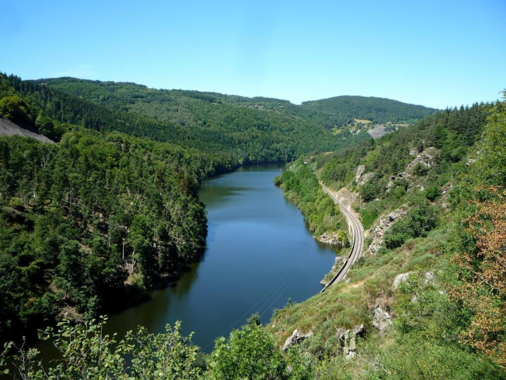 Le Gite Du Velay Bains Екстер'єр фото